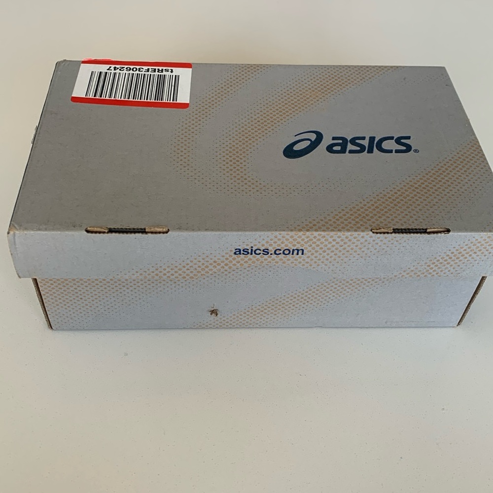 ASIC track cleats